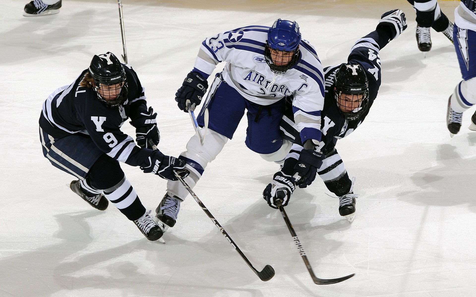 特色篮球赛事不断融合新技术,提升比赛互动性和趣味性,篮球赛开展形式